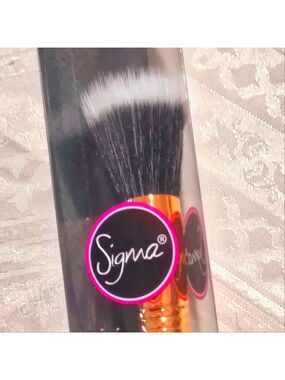NEW! Sigma Beauty F50 Duo Fibre Brush